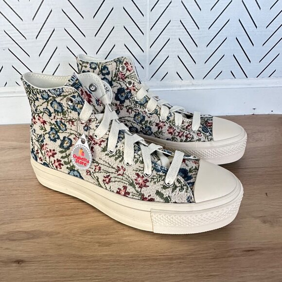✨Converse Chuck Taylor Lift Platform 6.5 Womens Sneakers Floral Tapestry A11992C - Picture 9 of 10